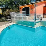 וילה Con Piscina Sul *