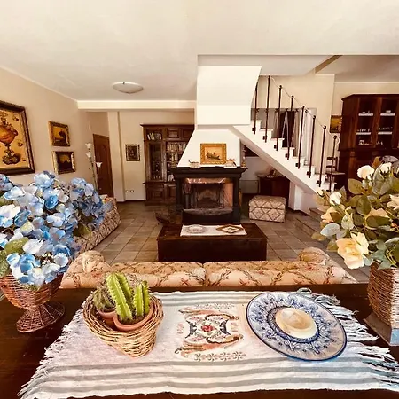 Con Piscina Sul * Сан-Феличано