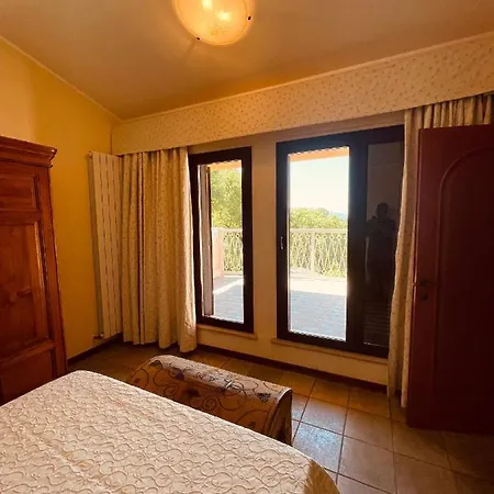 Con Piscina Sul سان فيليسيانو