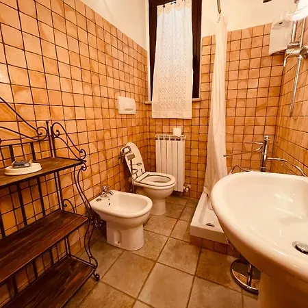 Con Piscina Sul سان فيليسيانو